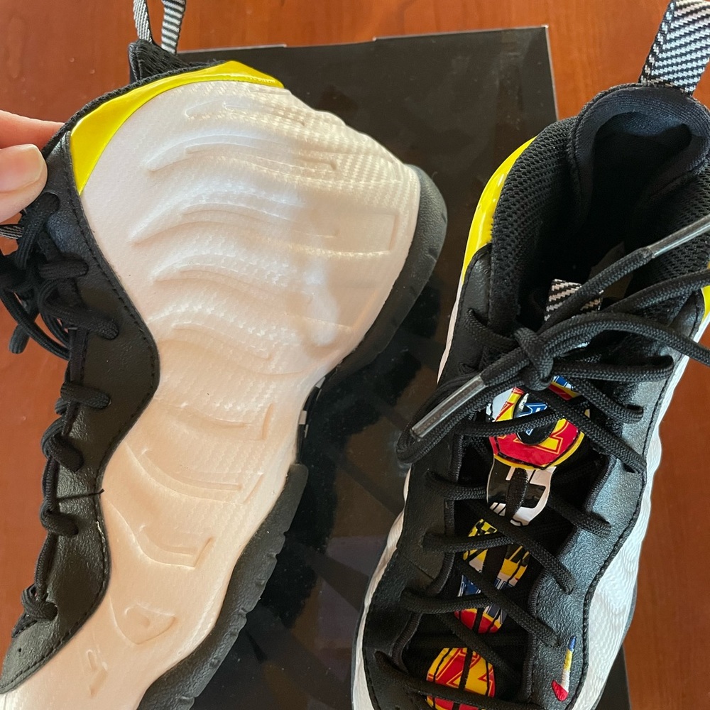 Nike little posite one